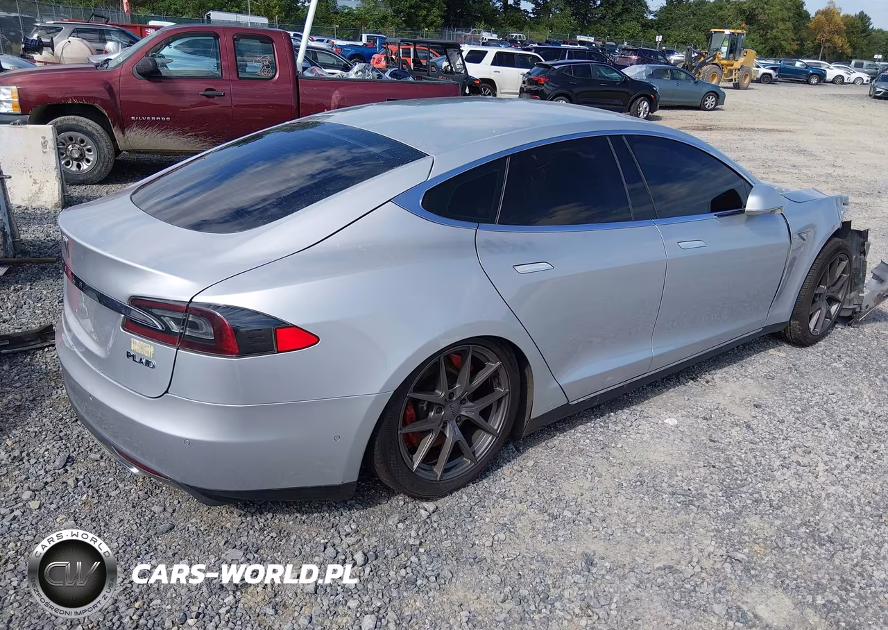 2015 Tesla Model S 60-70-85 VIN:5YJSA1S12FFP72589 - 4
