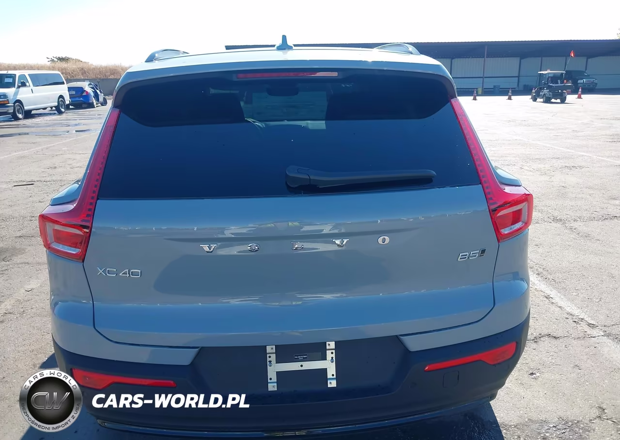 2026 Volvo Xc40 Plus, B5 Awd Gas (Mild Hybrid), Dark VIN:YV4L12UC7T2776643 - 16