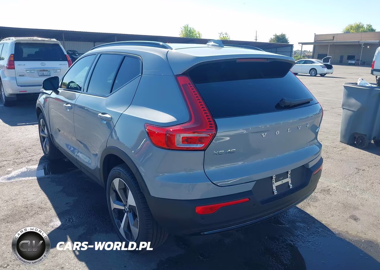 2026 Volvo Xc40 Plus, B5 Awd Gas (Mild Hybrid), Dark VIN:YV4L12UC7T2776643 - 3