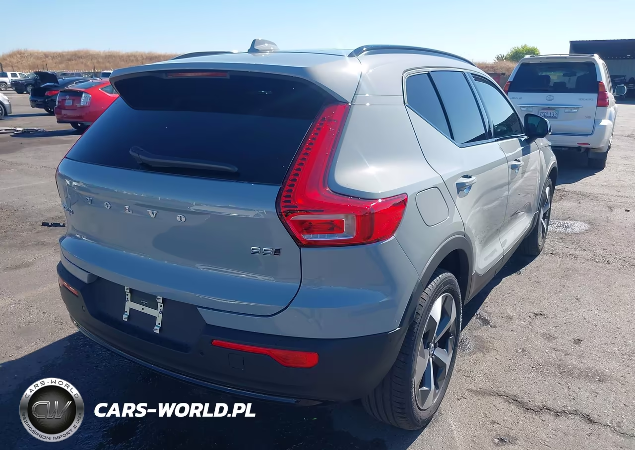 2026 Volvo Xc40 Plus, B5 Awd Gas (Mild Hybrid), Dark VIN:YV4L12UC7T2776643 - 4