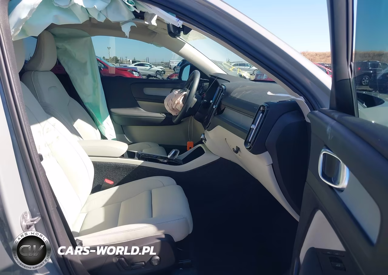 2026 Volvo Xc40 Plus, B5 Awd Gas (Mild Hybrid), Dark VIN:YV4L12UC7T2776643 - 5