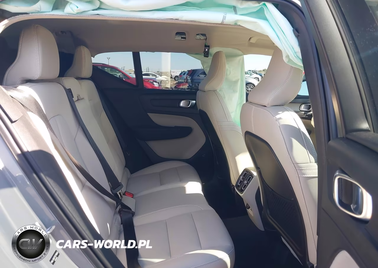 2026 Volvo Xc40 Plus, B5 Awd Gas (Mild Hybrid), Dark VIN:YV4L12UC7T2776643 - 8