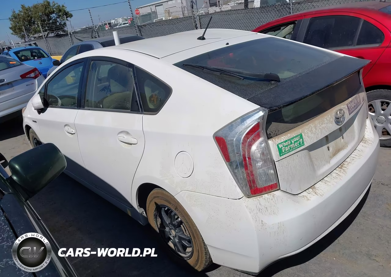 2012 Toyota Prius Two VIN:JTDKN3DU6C1565814 - 3