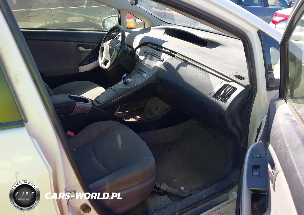 2012 Toyota Prius Two VIN:JTDKN3DU6C1565814 - 5