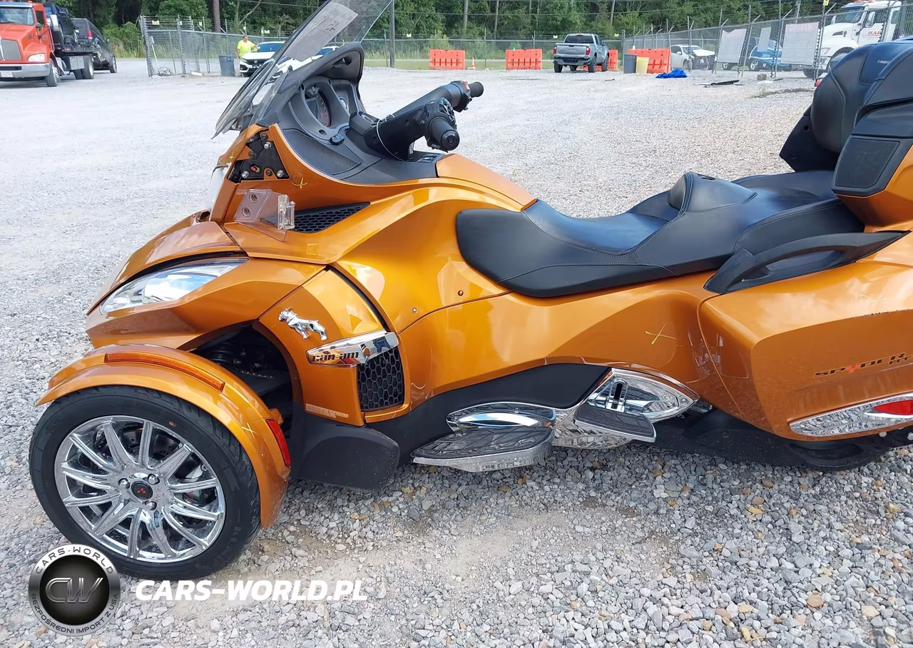 2014 Can-Am Spyder Roadster Rt-Rts-Rt Limited VIN:2BXNBDD14EV002039 - 9