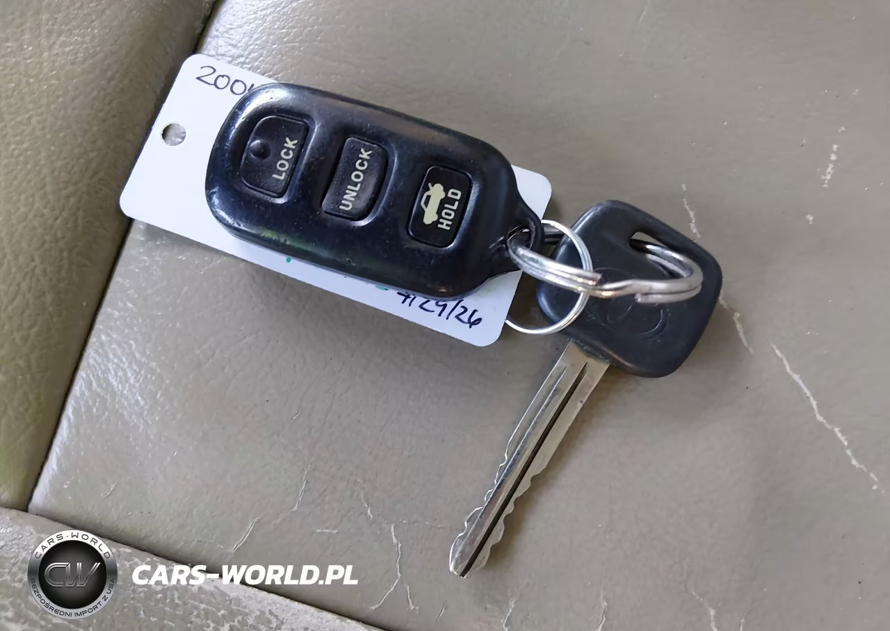 2004 Toyota Camry Le VIN:4T1BE32KX4U831414 - 11