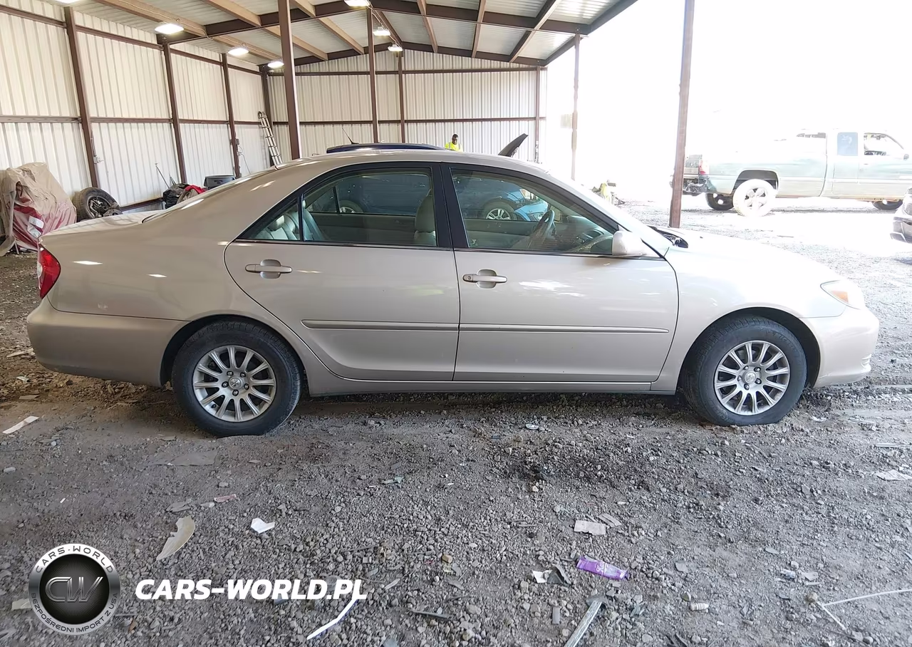 2004 Toyota Camry Le VIN:4T1BE32KX4U831414 - 13