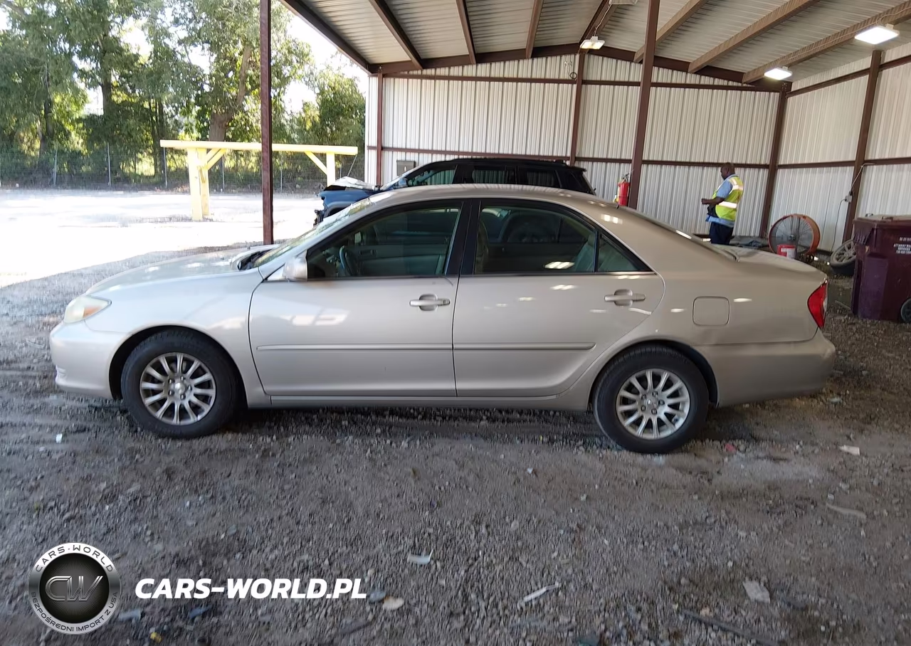 2004 Toyota Camry Le VIN:4T1BE32KX4U831414 - 14