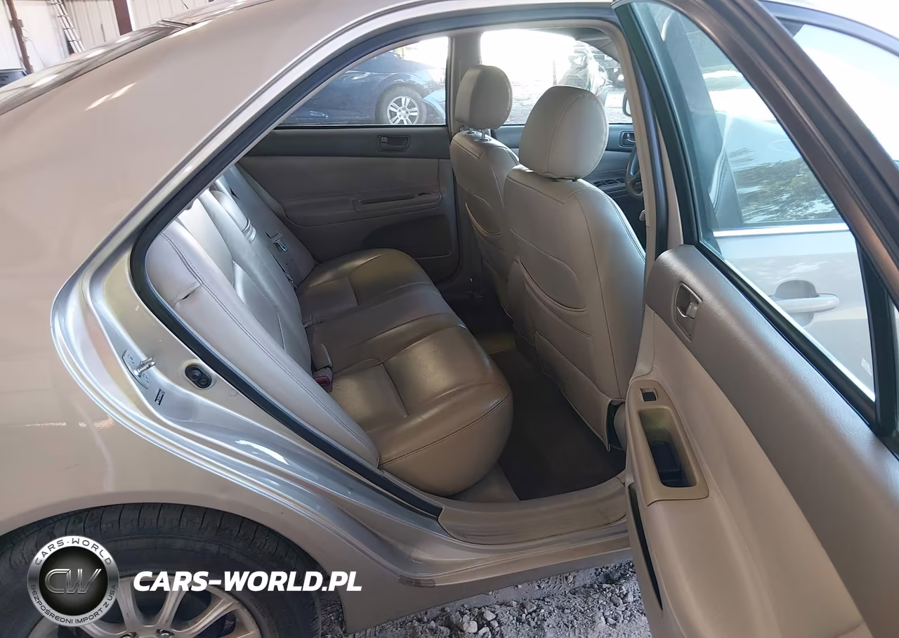 2004 Toyota Camry Le VIN:4T1BE32KX4U831414 - 8