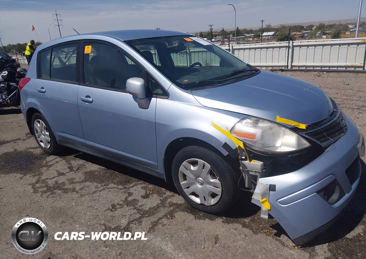 2012 Nissan Versa 1.8 S – zdjęcie 1 z 11