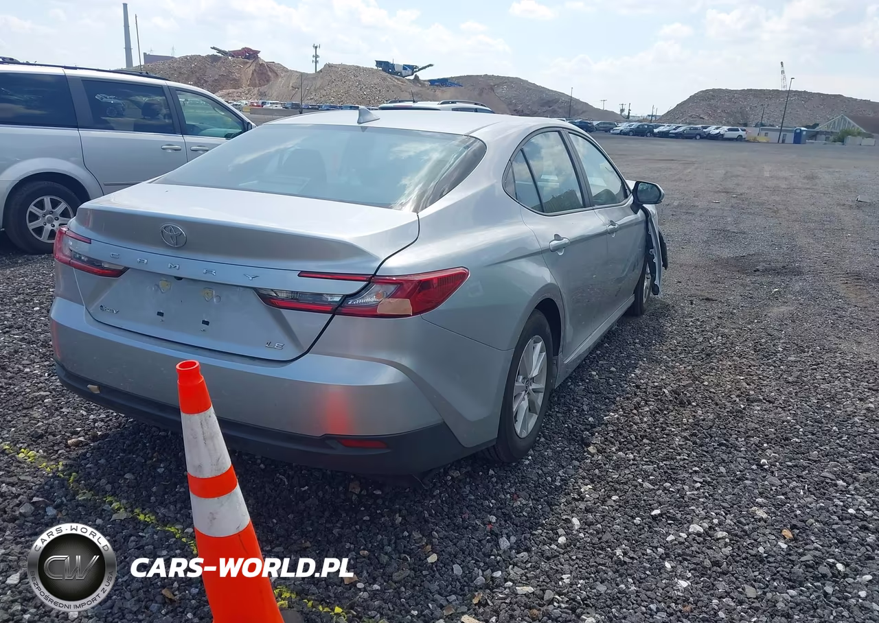 2026 Toyota Camry Le VIN:4T1DAACK7TU700009 - 4