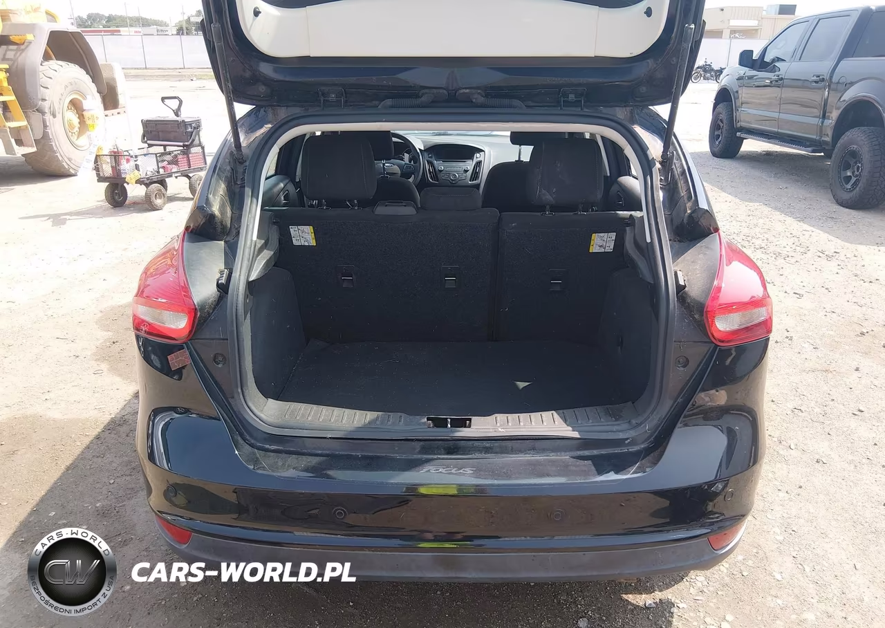 2016 Ford Focus Se VIN:1FADP3KE3GL211070 - 17