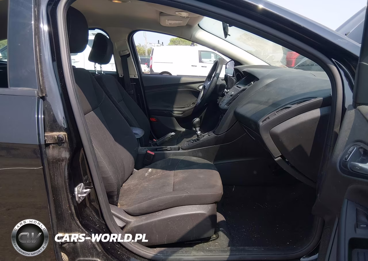 2016 Ford Focus Se VIN:1FADP3KE3GL211070 - 5