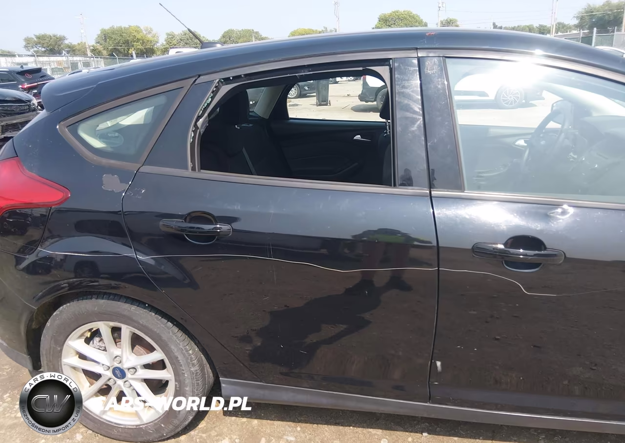 2016 Ford Focus Se VIN:1FADP3KE3GL211070 - 6
