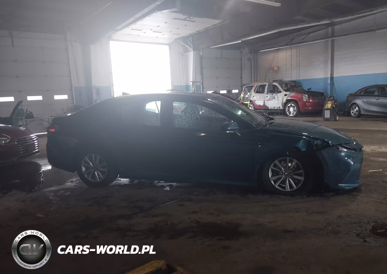 2026 Toyota Camry Le VIN:4T1DAACKXTU758101 - 13