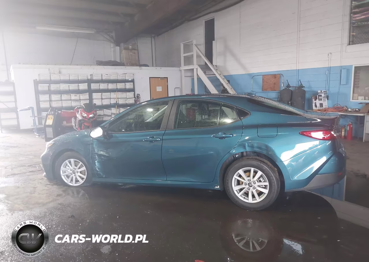 2026 Toyota Camry Le VIN:4T1DAACKXTU758101 - 14