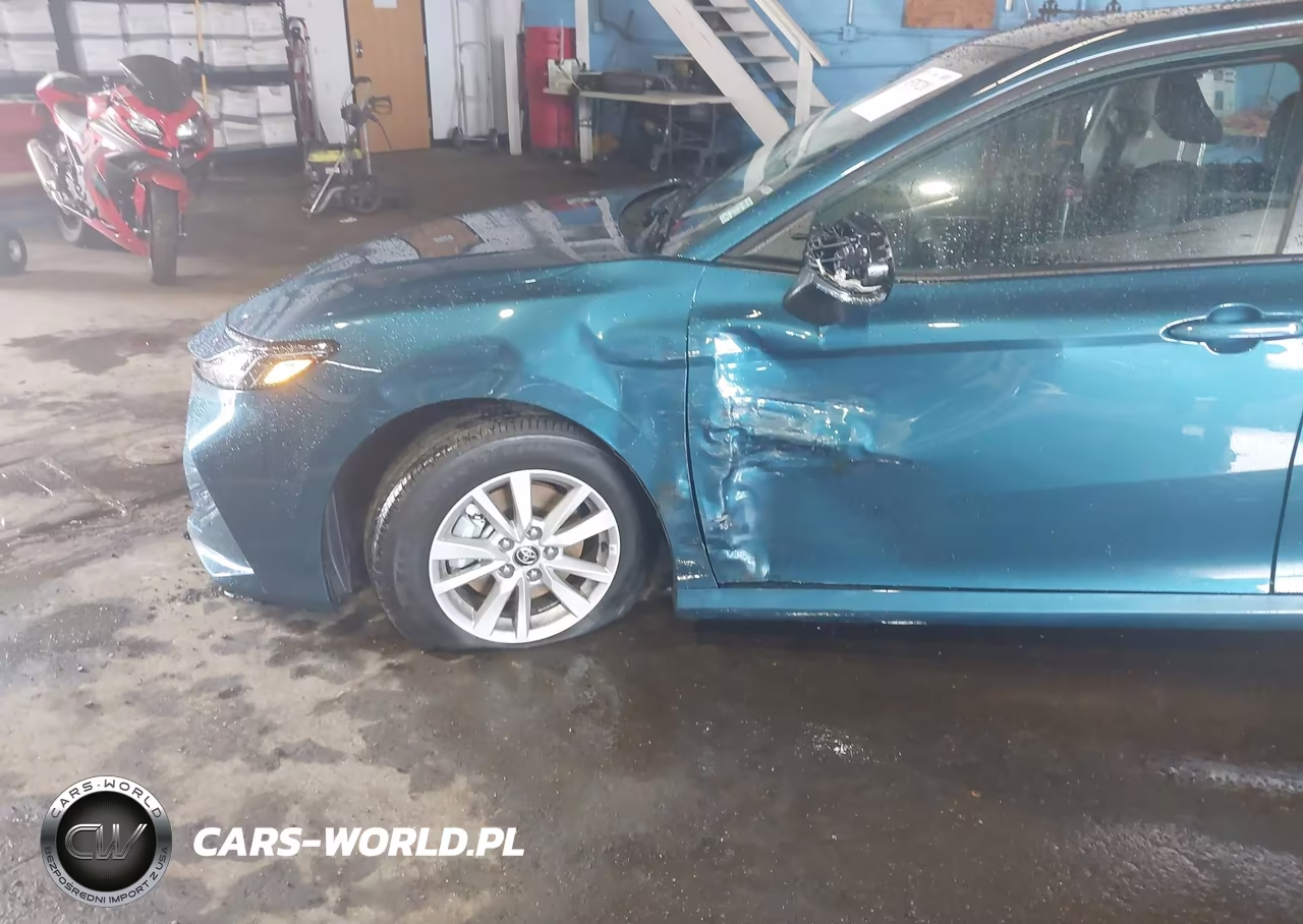 2026 Toyota Camry Le VIN:4T1DAACKXTU758101 - 6