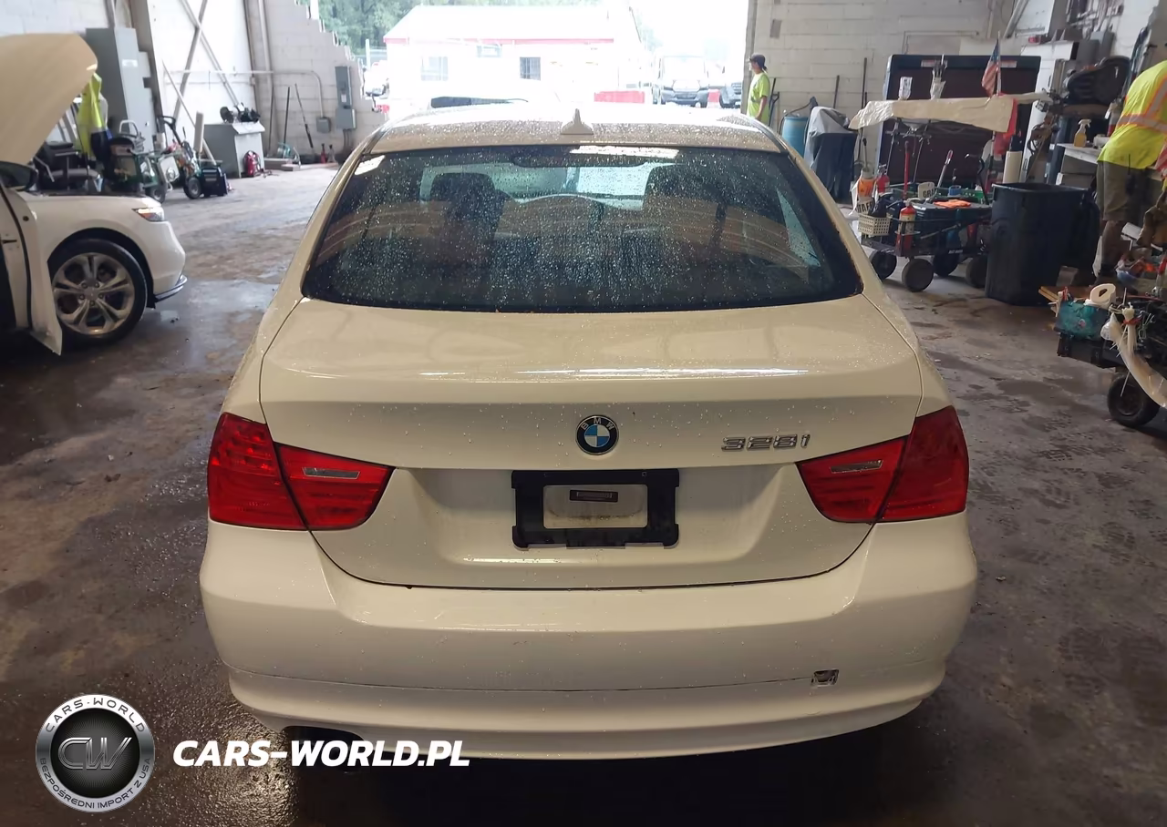 2011 BMW 328I xDrive VIN:WBAPK5C52BA995677 - 16