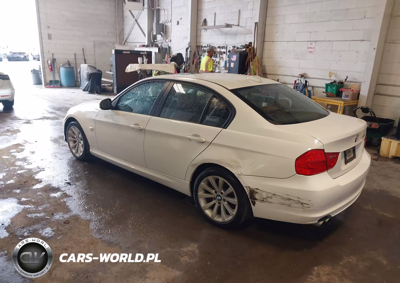 2011 BMW 328I xDrive VIN:WBAPK5C52BA995677 - 3