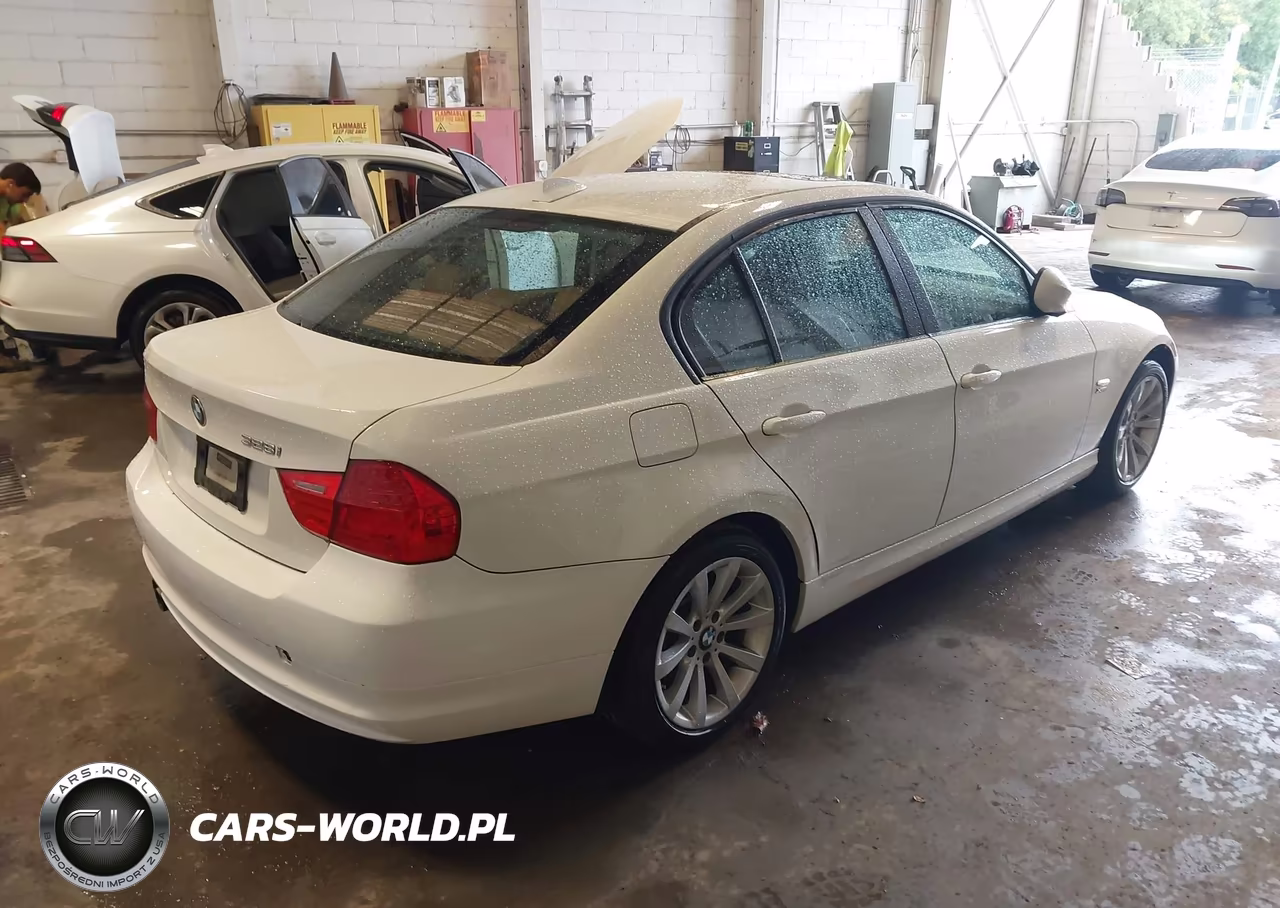 2011 BMW 328I xDrive VIN:WBAPK5C52BA995677 - 4