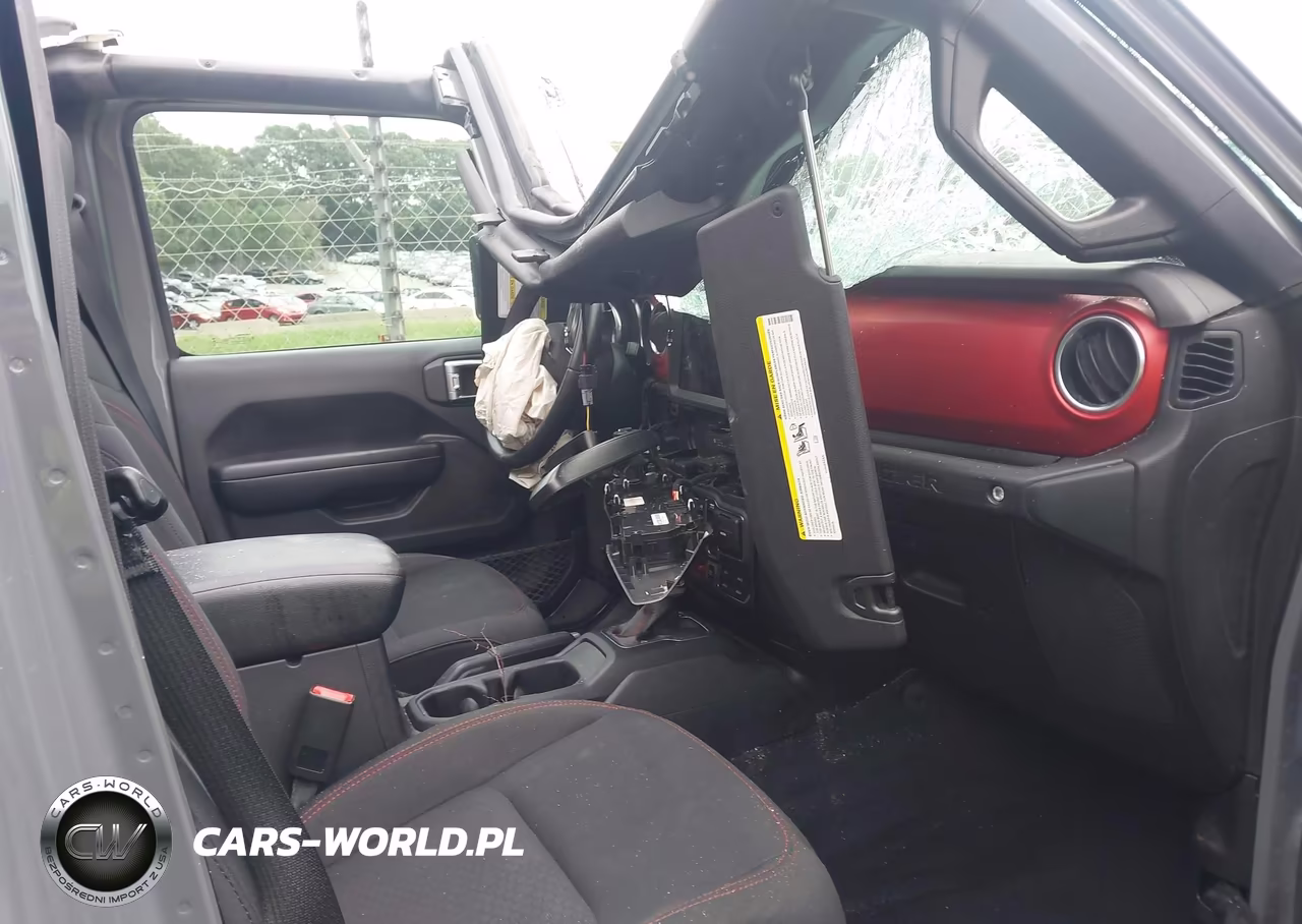 2018 Jeep Wrangler Unlimited Rubicon 4X4 VIN:1C4HJXFN1JW193351 - 5