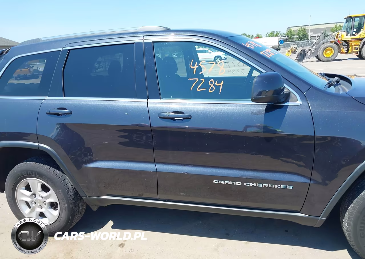 2015 Jeep Grand Cherokee Laredo VIN:1C4RJFAG7FC627238 - 13