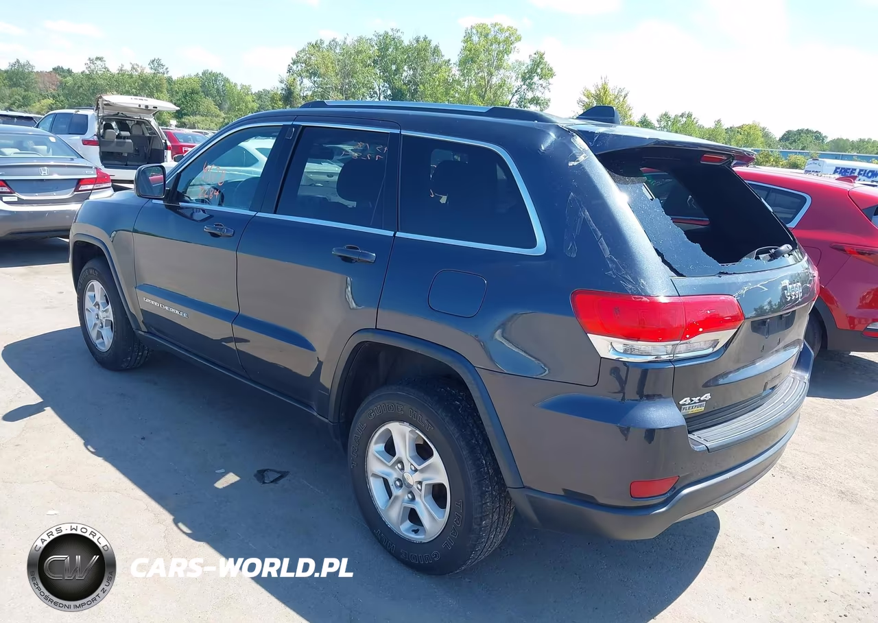 2015 Jeep Grand Cherokee Laredo VIN:1C4RJFAG7FC627238 - 3
