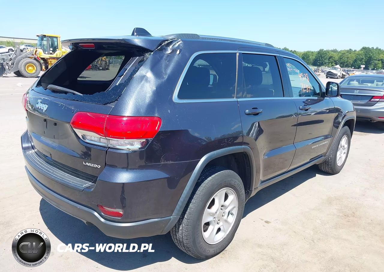 2015 Jeep Grand Cherokee Laredo VIN:1C4RJFAG7FC627238 - 4