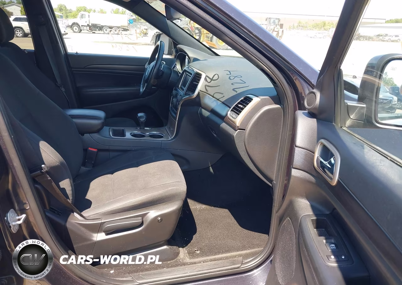 2015 Jeep Grand Cherokee Laredo VIN:1C4RJFAG7FC627238 - 5