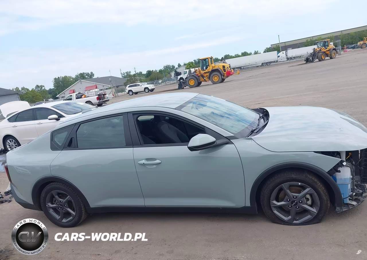 2025 Kia K4 Lxs VIN:3KPFT4DE0SE012285 - 14
