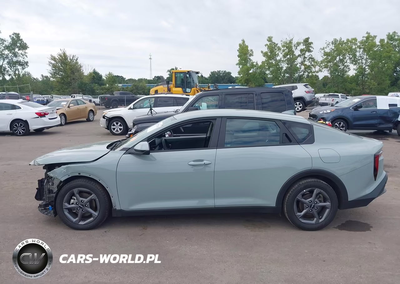 2025 Kia K4 Lxs VIN:3KPFT4DE0SE012285 - 15