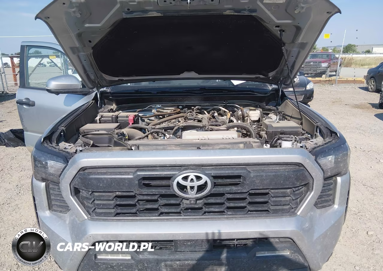2024 Toyota Tacoma Trd Off Road VIN:3TMLB5JN0RM059946 - 10