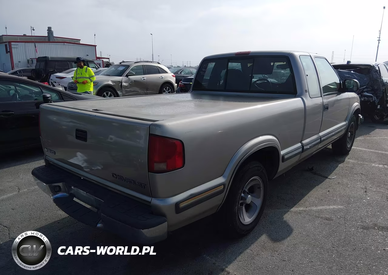 1998 Chevrolet S-10 Ls VIN:1GCCS19X6W8252701 - 4