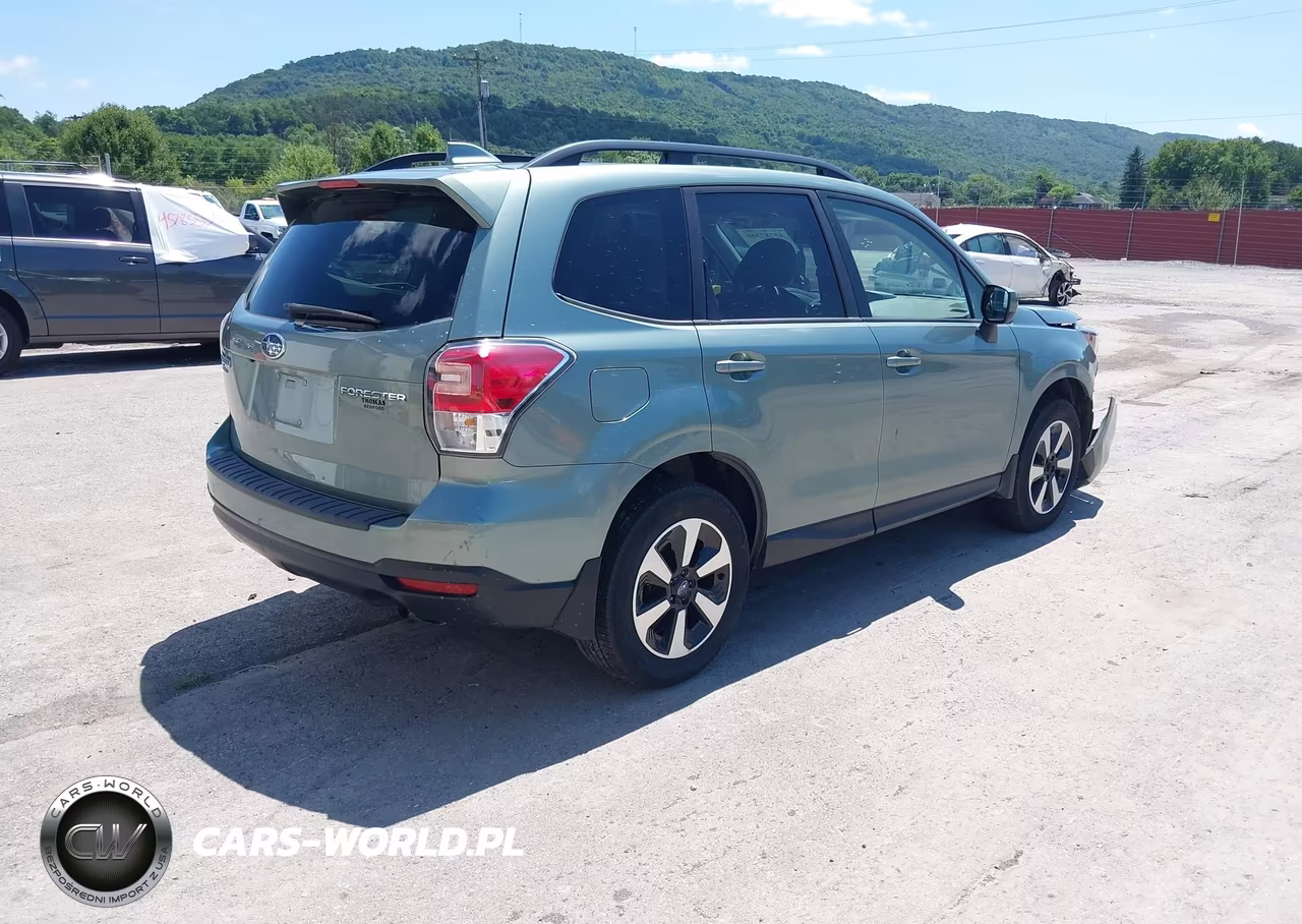 2018 Subaru Forester 2.5I Premium VIN:JF2SJAEC6JH529620 - 4