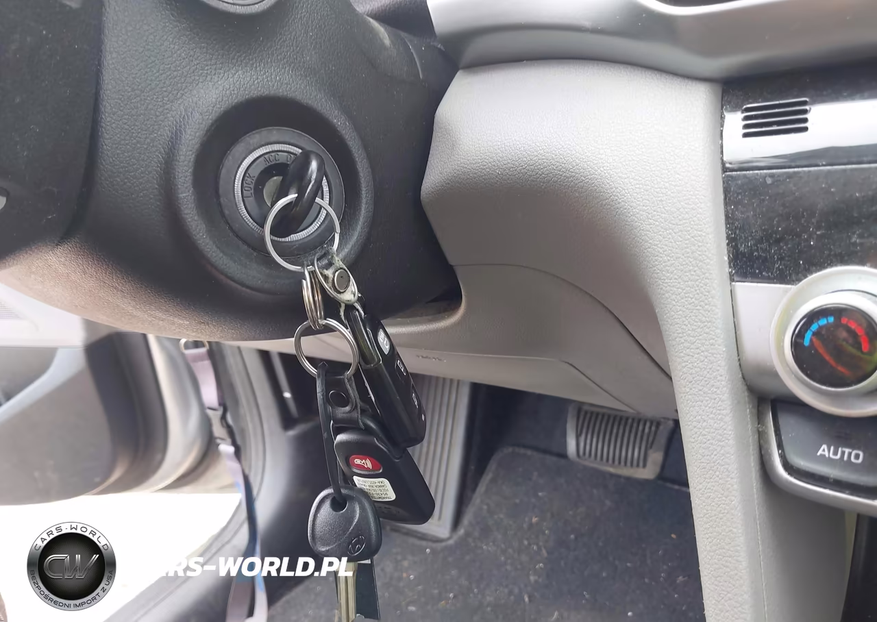 2020 Hyundai Elantra Se VIN:5NPD74LF1LH600988 - 11