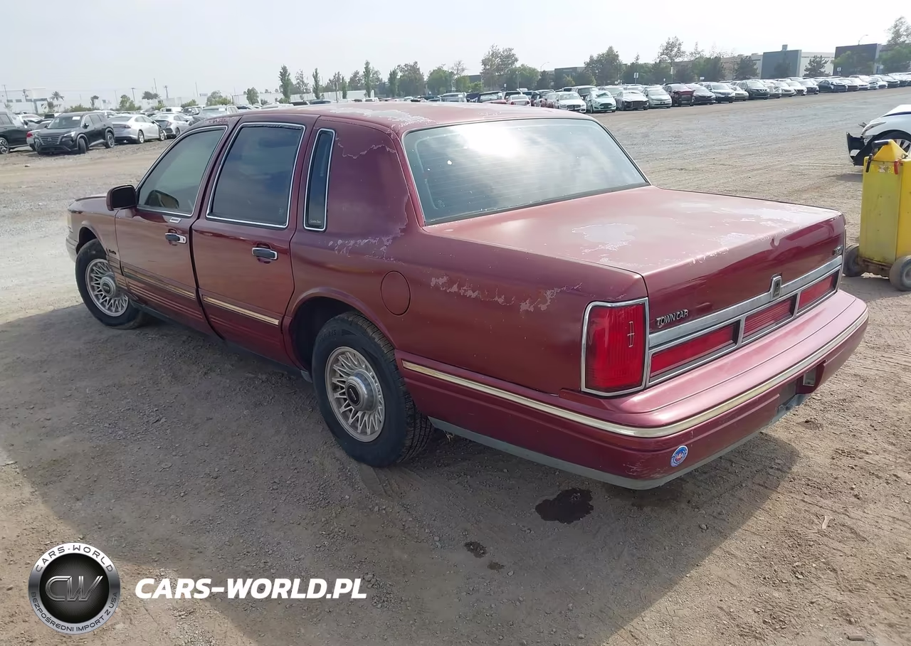 1997 Lincoln Town Car Executive VIN:1LNLM81W3VY688857 - 3