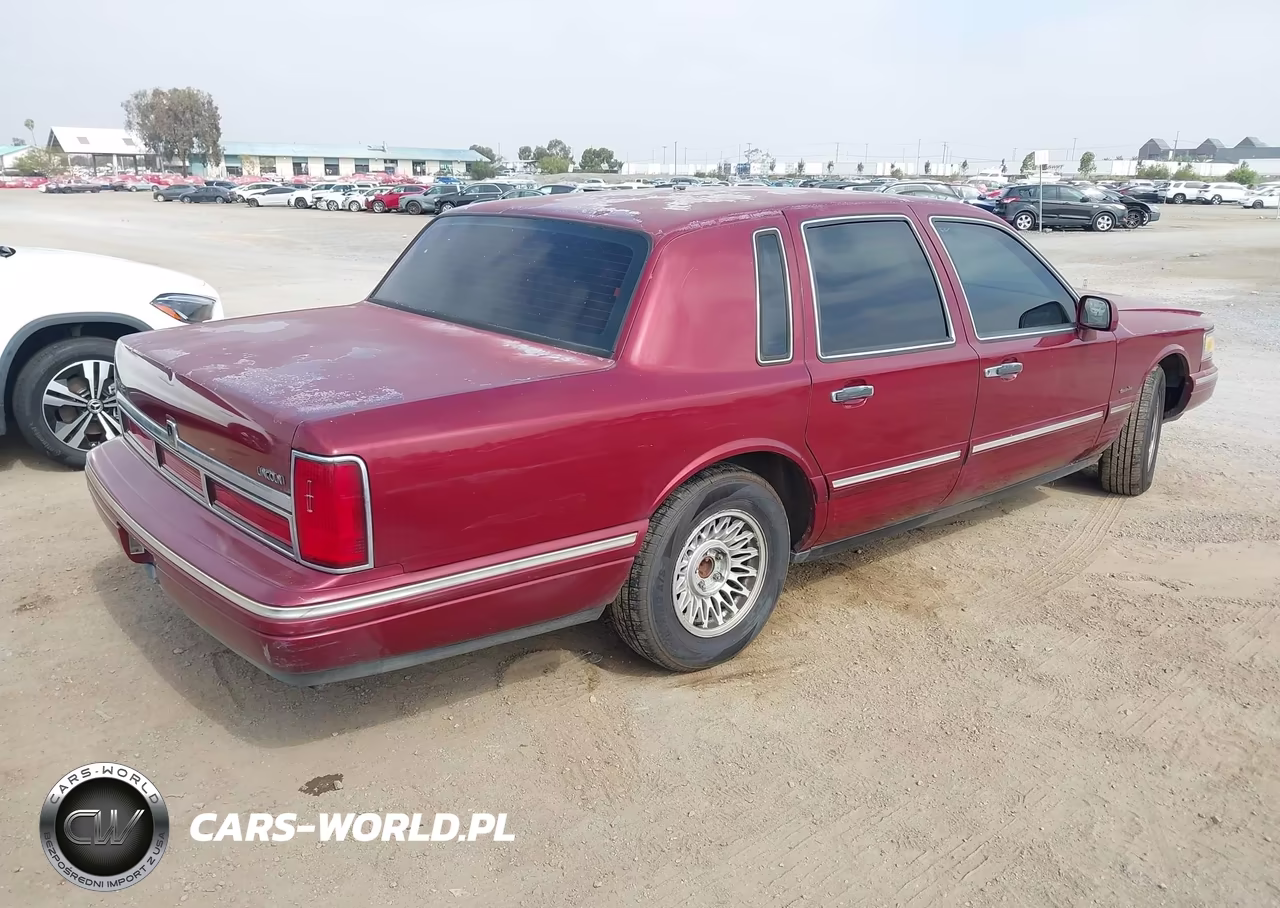 1997 Lincoln Town Car Executive VIN:1LNLM81W3VY688857 - 4