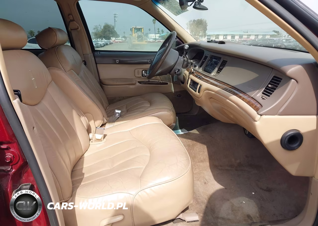 1997 Lincoln Town Car Executive VIN:1LNLM81W3VY688857 - 5