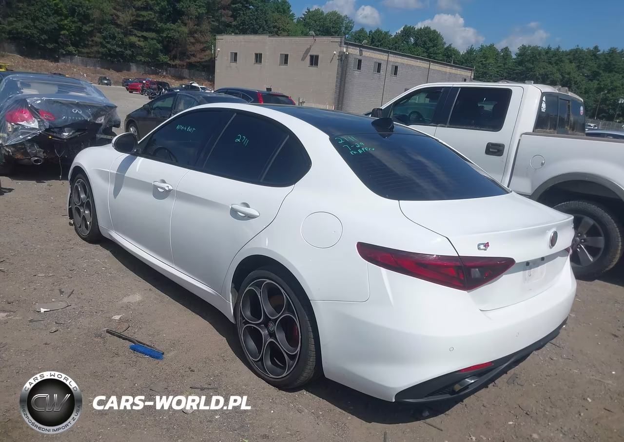 2020 Alfa Romeo Giulia Ti Sport Awd VIN:ZARFANBN7L7637708 - 3