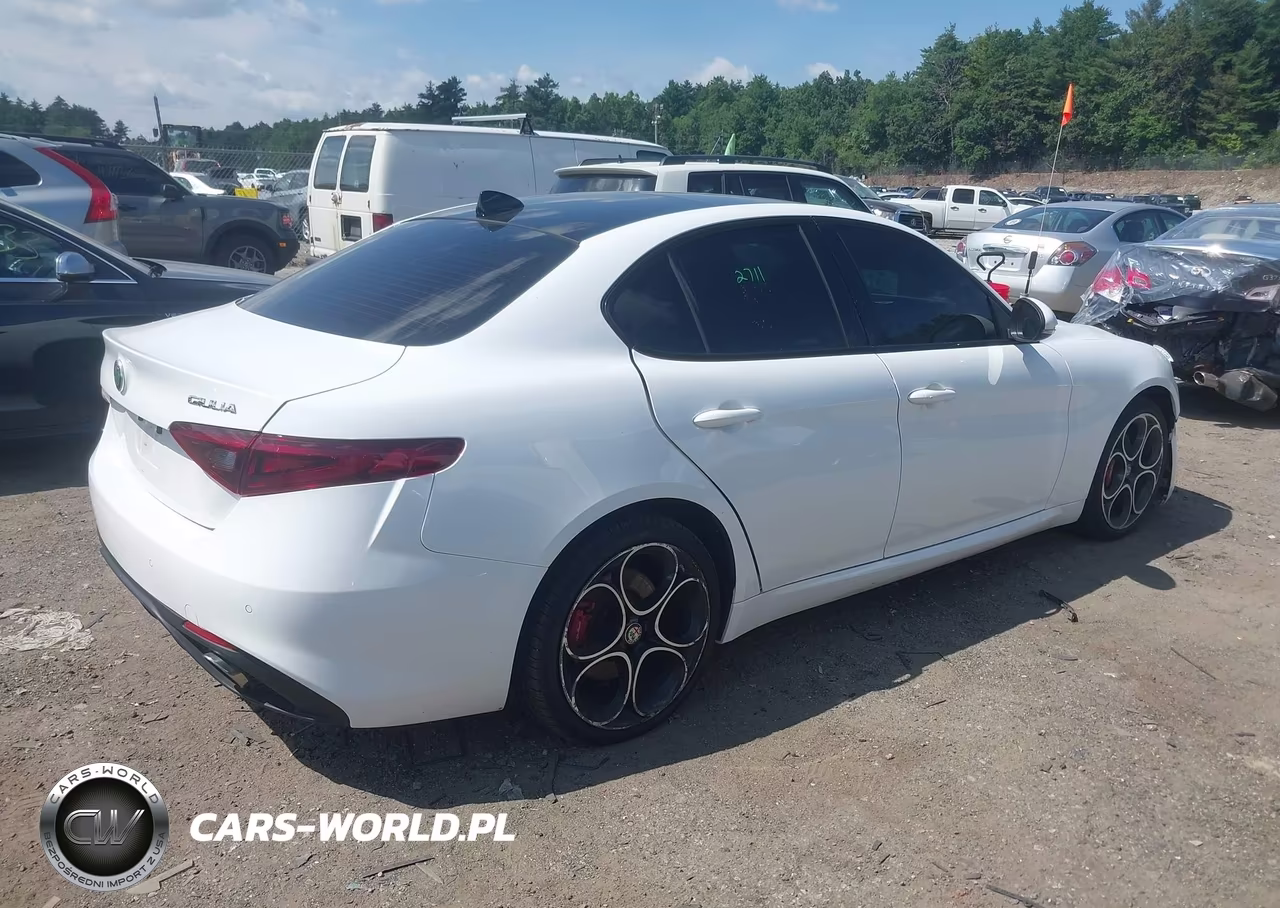 2020 Alfa Romeo Giulia Ti Sport Awd VIN:ZARFANBN7L7637708 - 4