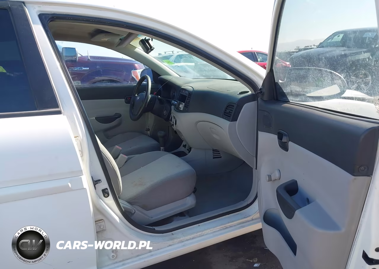 2007 Hyundai Accent Gls VIN:KMHCN46CX7U139042 - 5