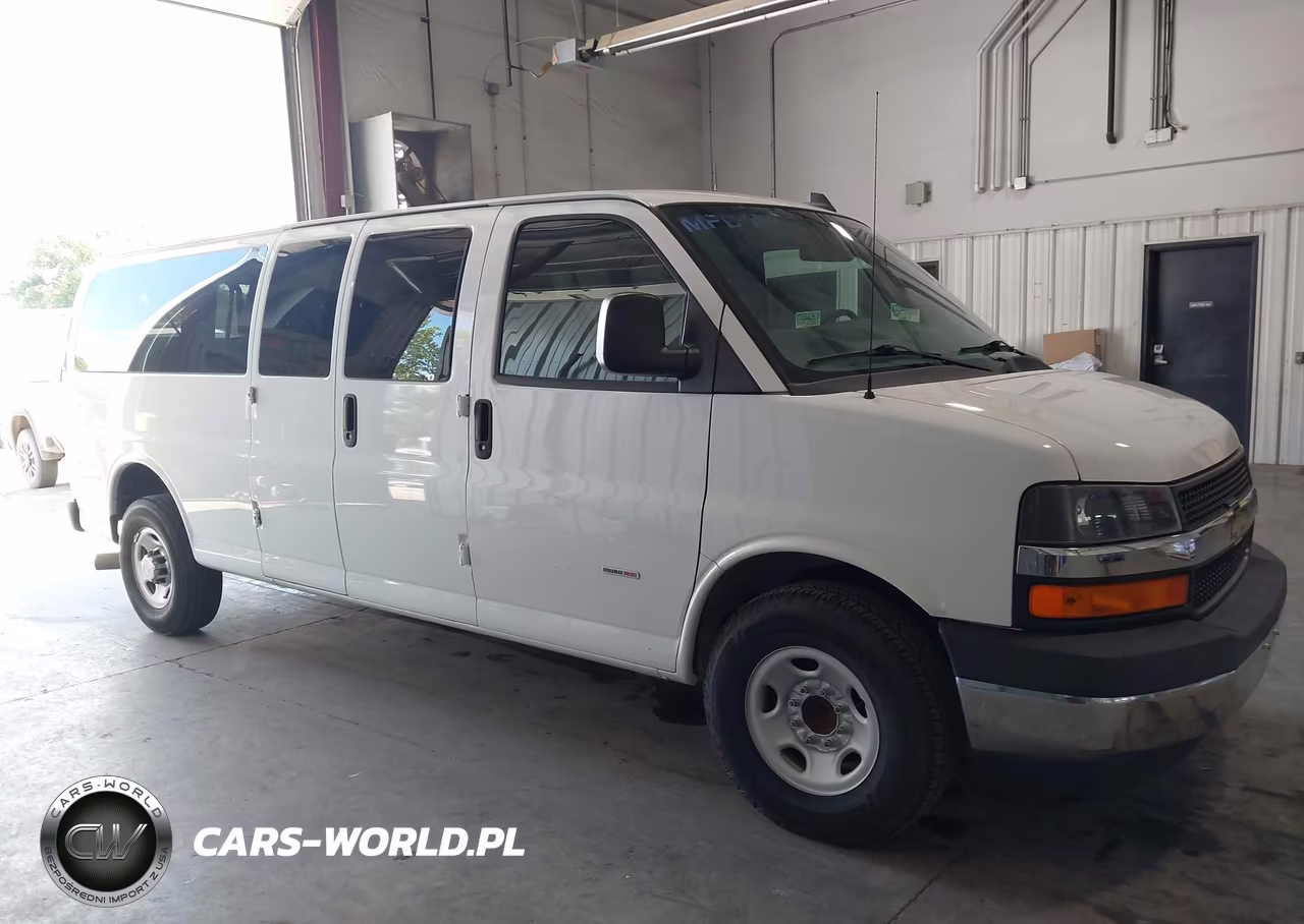 2017 Chevrolet Express 3500 Lt VIN:1GAZGPF16H1255083 - 18
