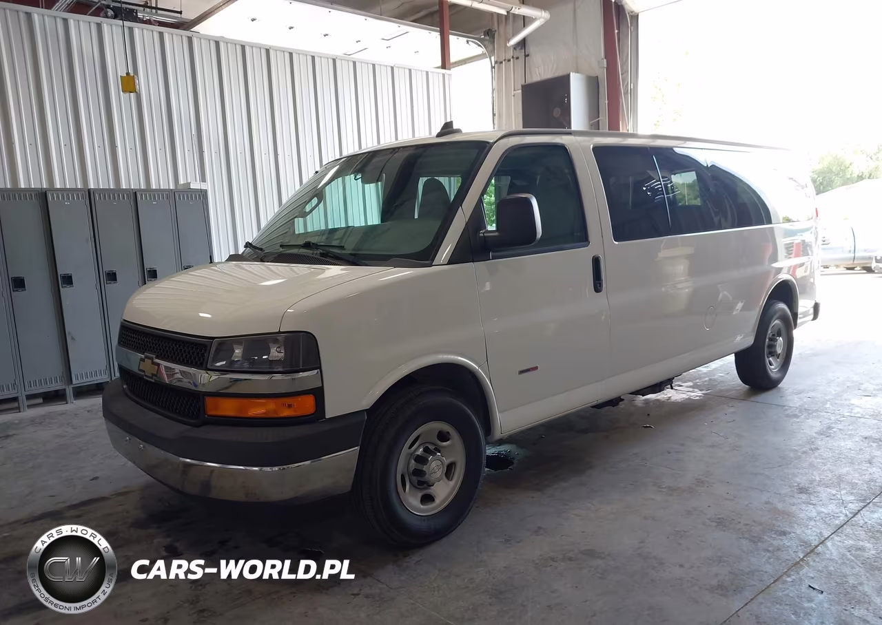 2017 Chevrolet Express 3500 Lt VIN:1GAZGPF16H1255083 - 2