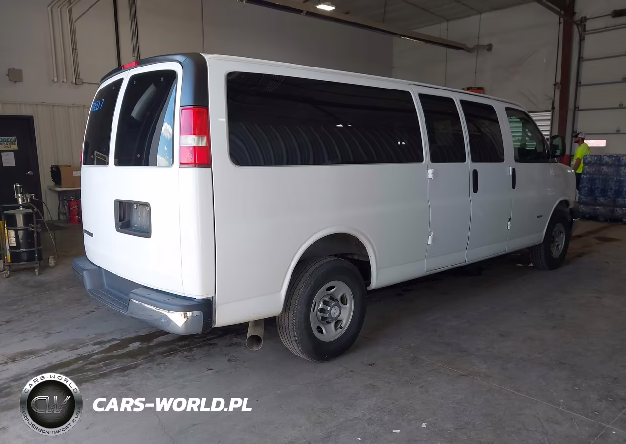2017 Chevrolet Express 3500 Lt VIN:1GAZGPF16H1255083 - 4
