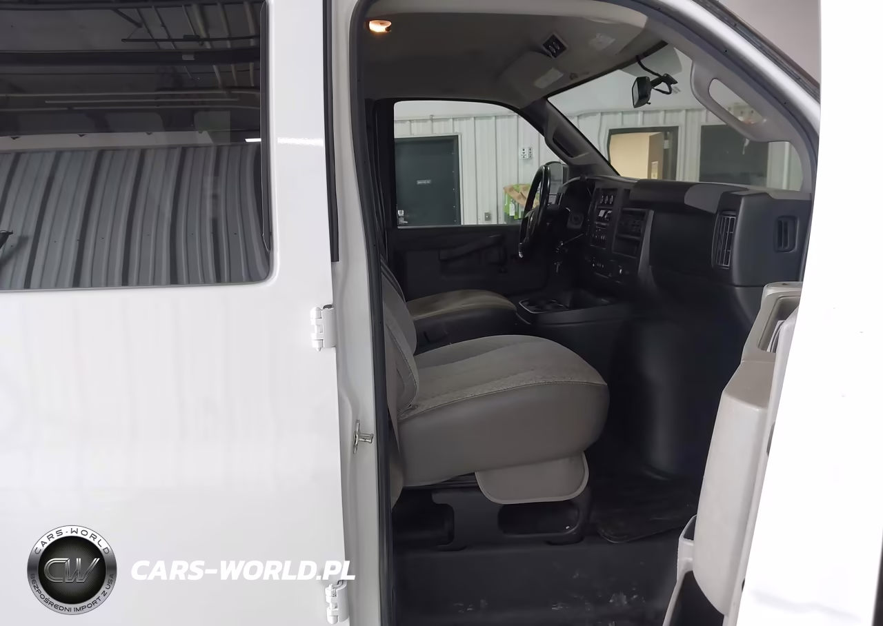 2017 Chevrolet Express 3500 Lt VIN:1GAZGPF16H1255083 - 5
