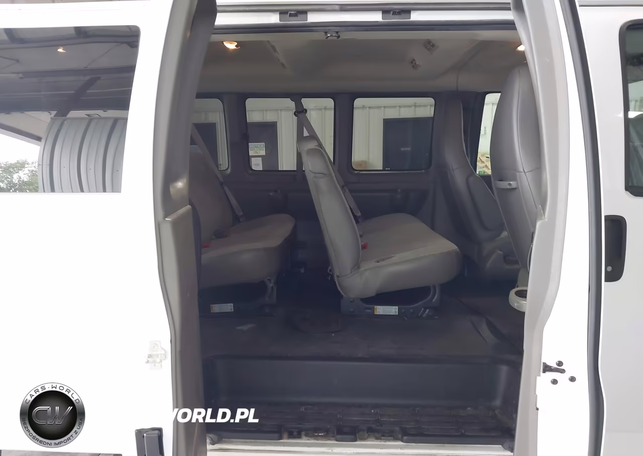 2017 Chevrolet Express 3500 Lt VIN:1GAZGPF16H1255083 - 8