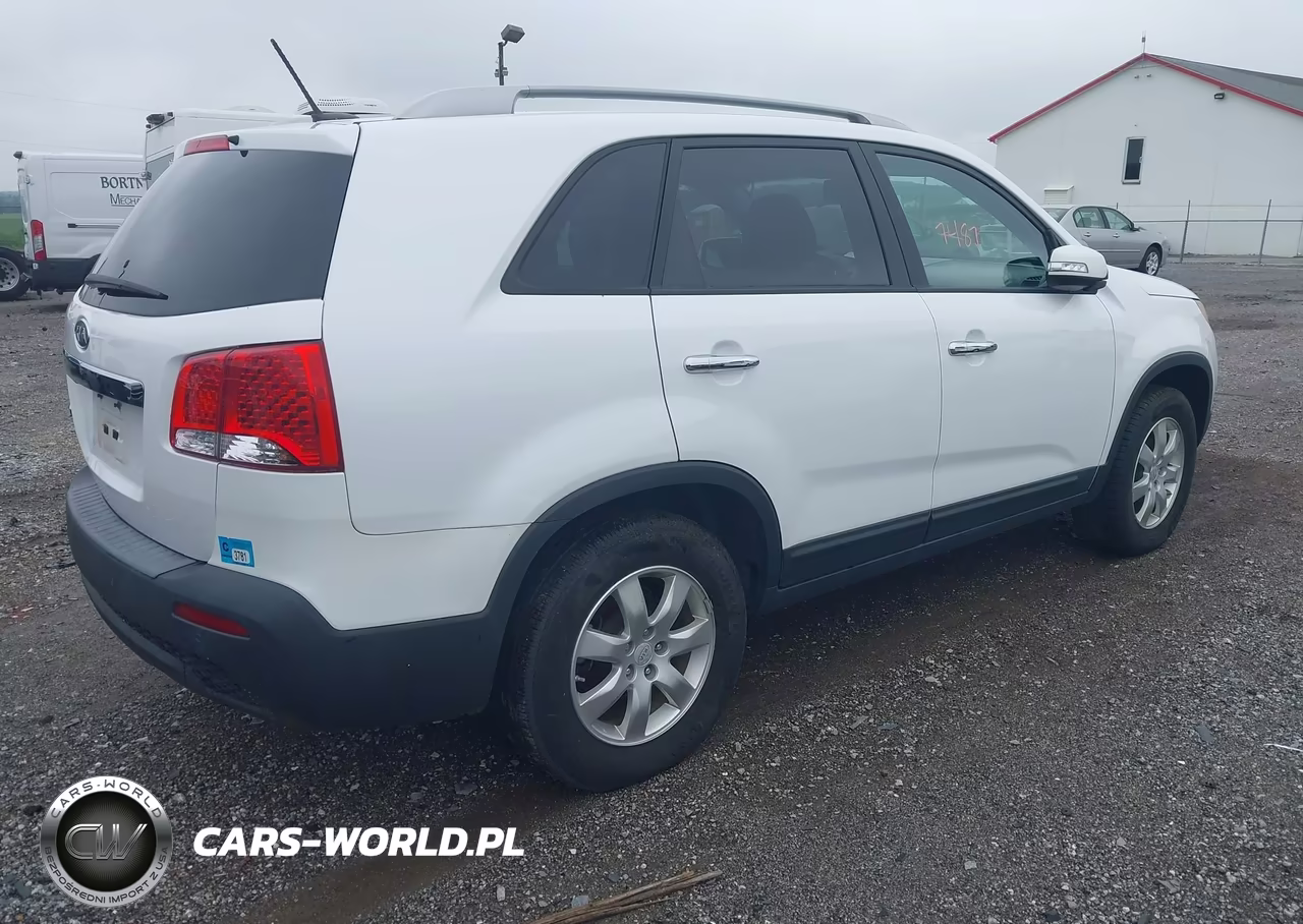 2011 Kia Sorento Lx VIN:5XYKT4A19BG131763 - 4
