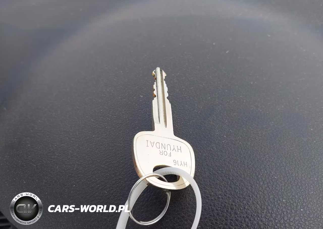 2008 Hyundai Accent Gls VIN:KMHCN46CX8U212122 - 11