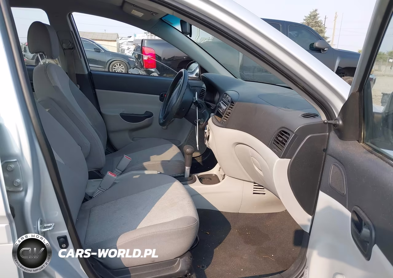2008 Hyundai Accent Gls VIN:KMHCN46CX8U212122 - 5