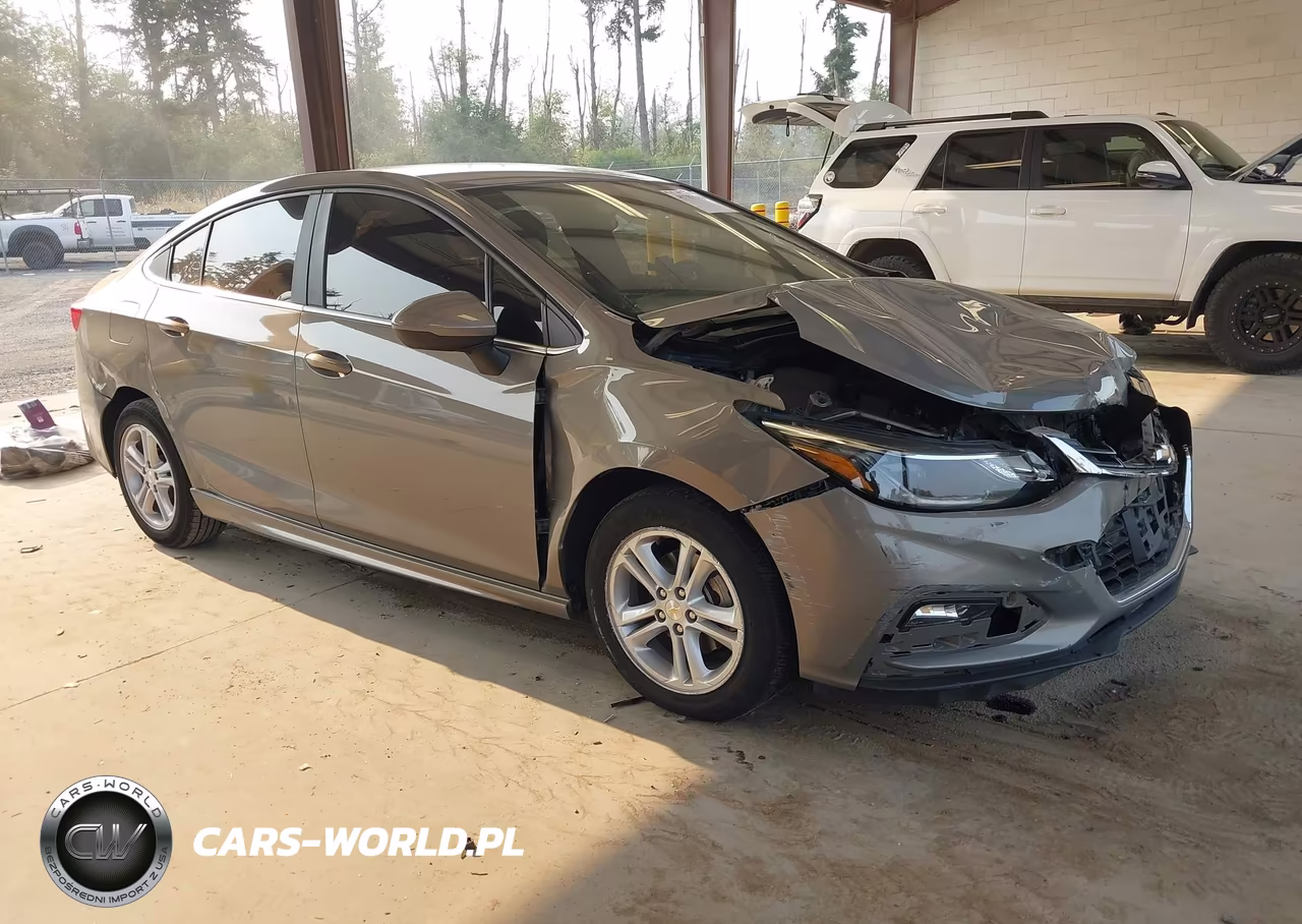 2018 Chevrolet Cruze Lt Auto – zdjęcie 1 z 16